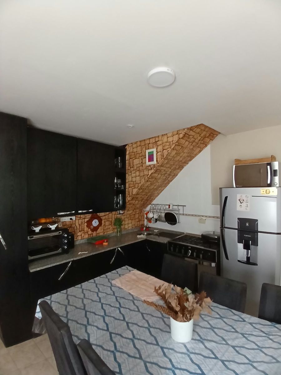 PH AL FRENTE TIPO DUPLEX EN 1ER PISO 3 AMBIENTES 2 BAÑOS QUINCHO CON PARRILLA - 10