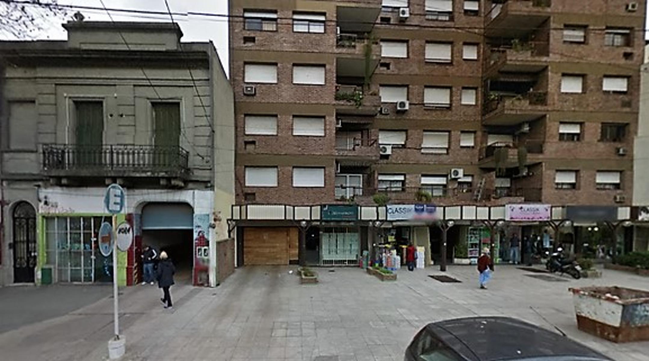 Cochera cubierta en Castelar Sur