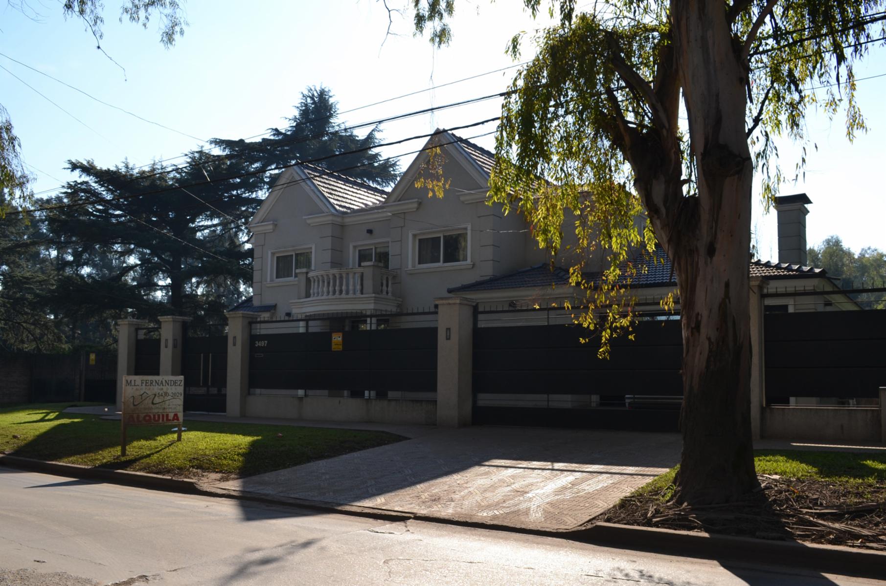 Hermoso chalet en Parque Leloir (Udaondo)