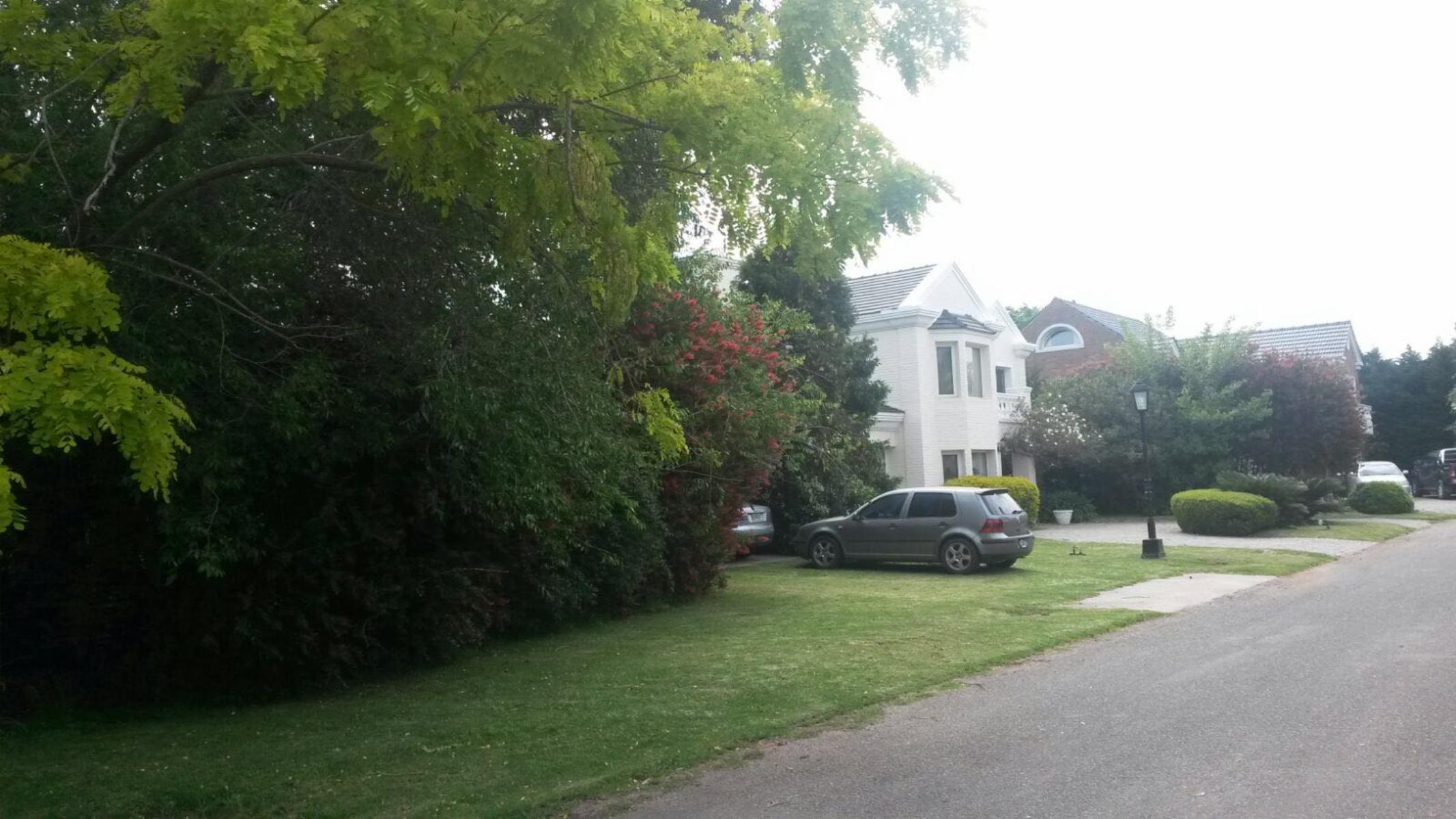 Excelente casa en Barrio Privado LA DELFINA