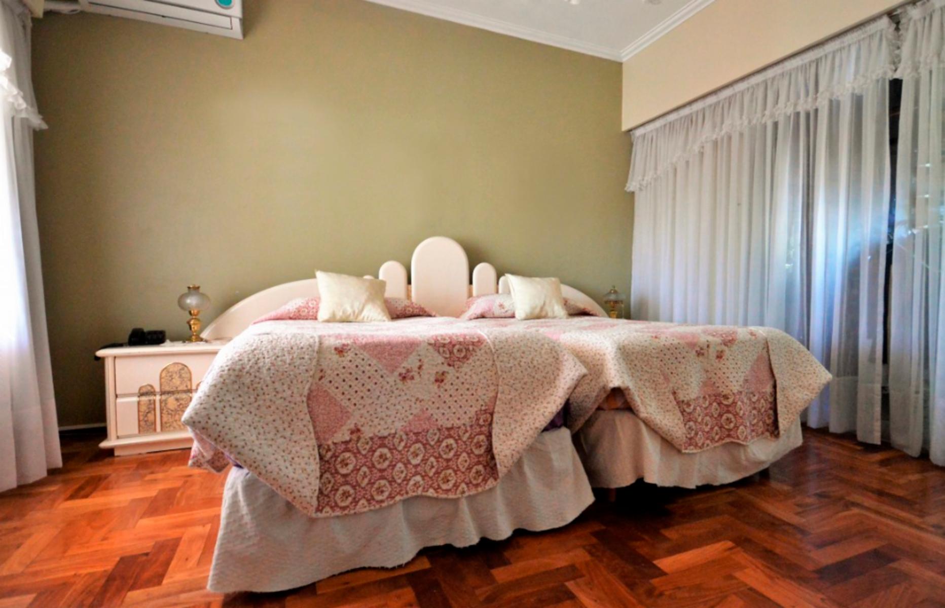 VENTA HERMOSO CHALET EN ITUZAINGO — foto 6