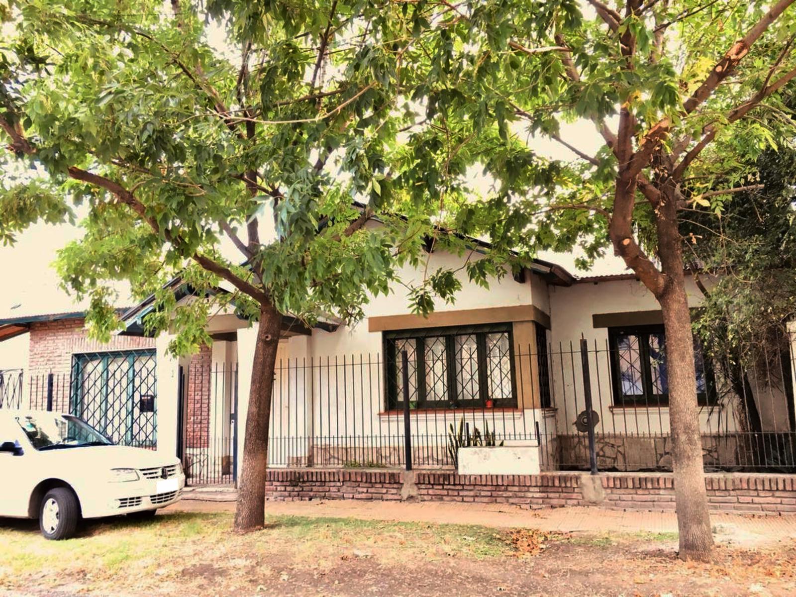 Chalet en Castelar ubicación estratégica