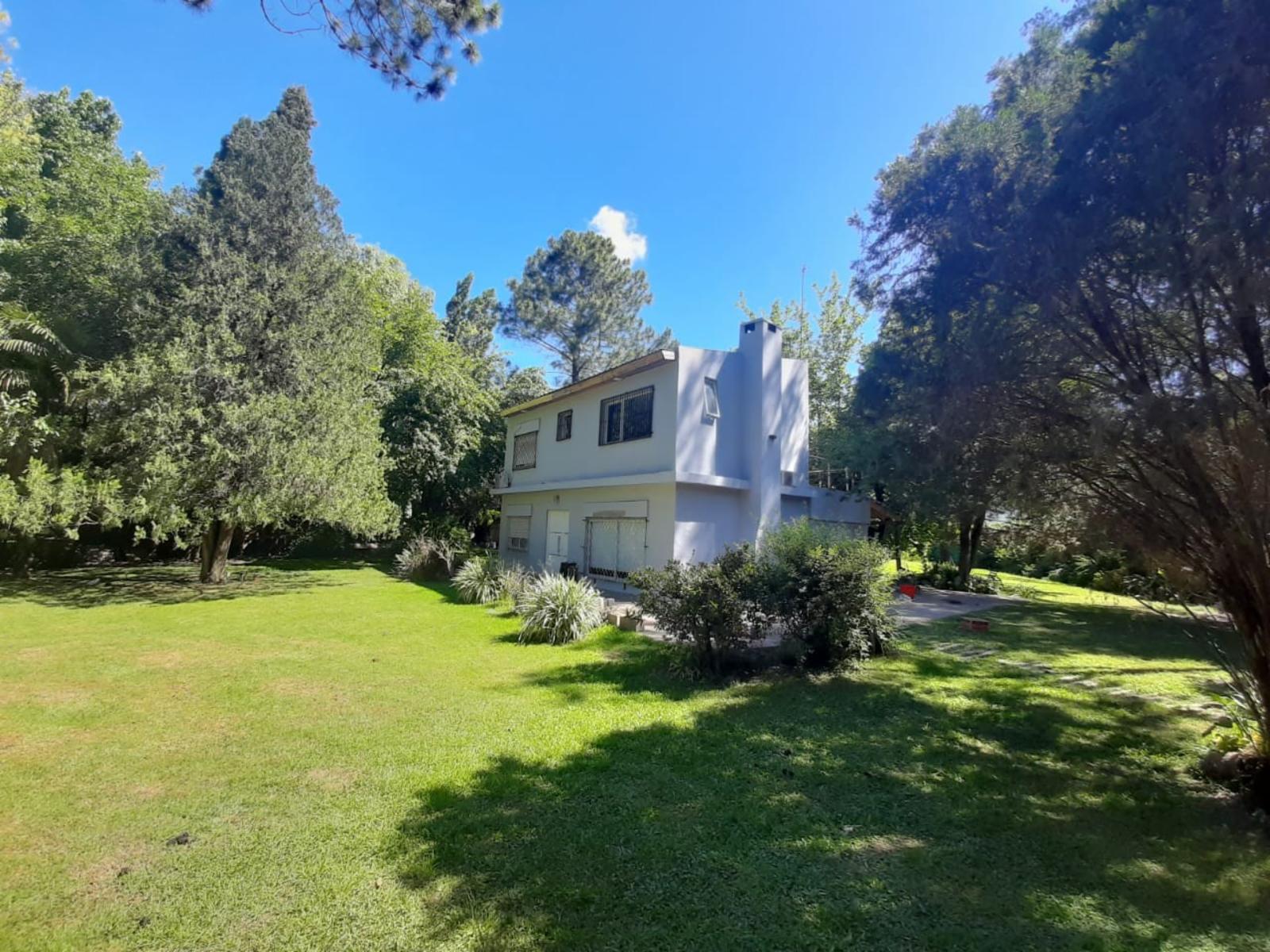 Casa de 5 ambientes en amplio lote parquizado — foto 5