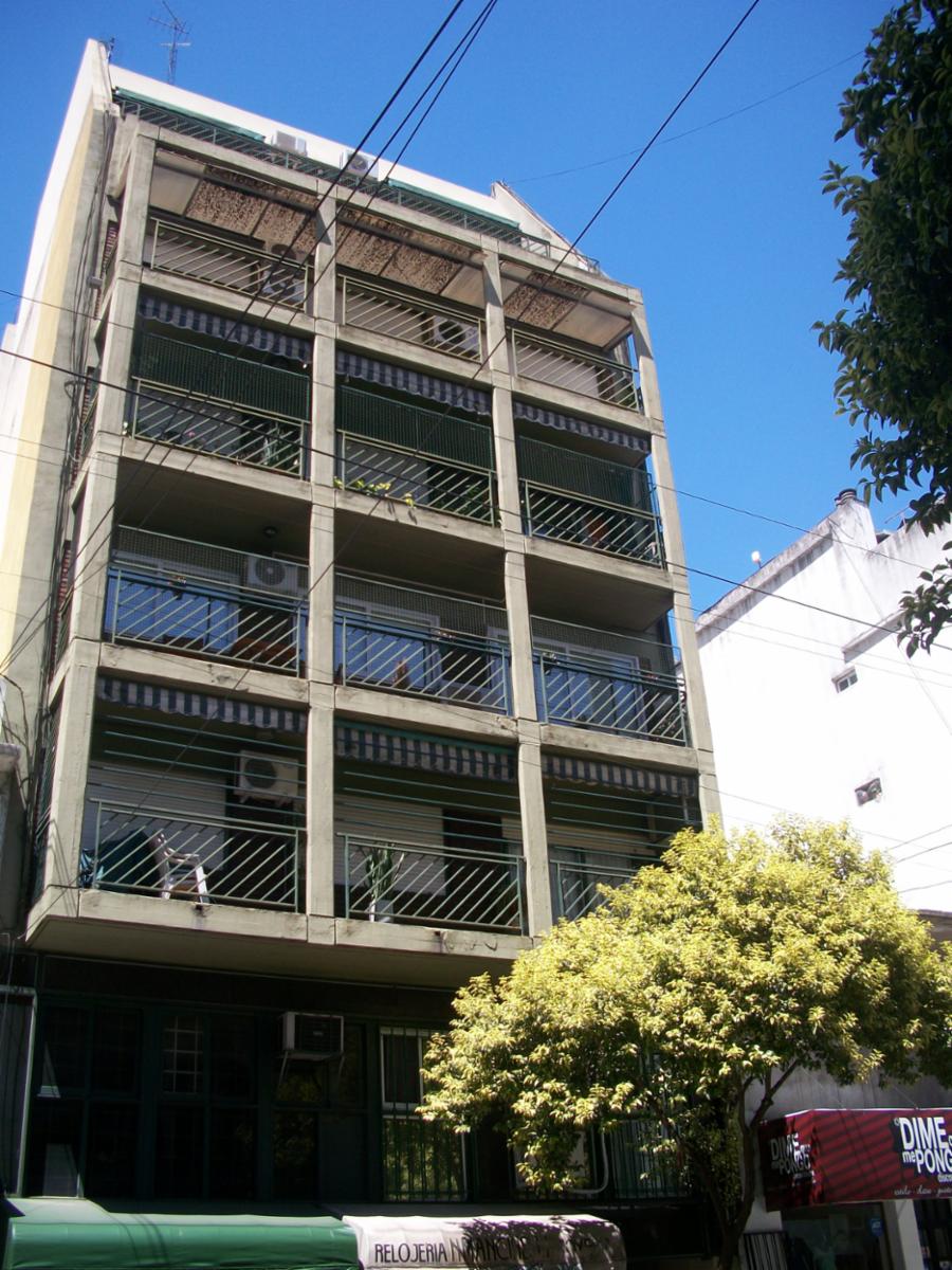 Gran departamento de 1 ambiente Apto Profesional al frente.