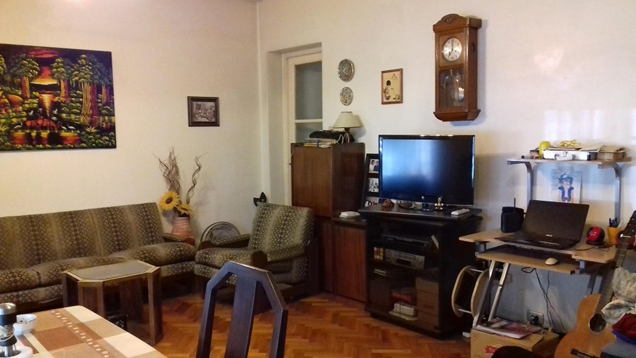 Amplio Tipo Casa P.H Sin Expensas 3 Amb al Frente Planta Baja Falcón y Pergamino — foto 4