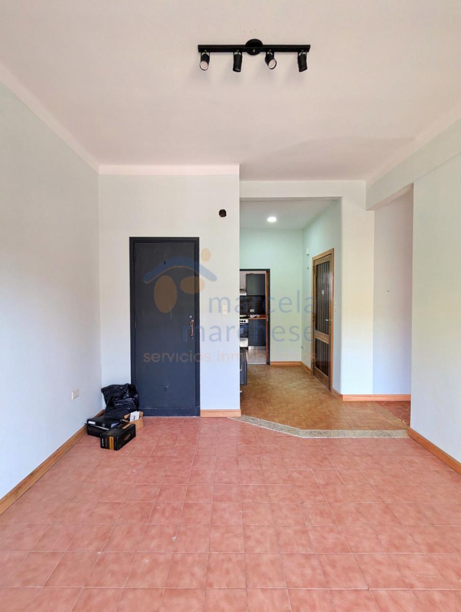 Departamento 2 Ambientes al Frente con Balcón. Bajas Expensas &ampquotimpecable&quot