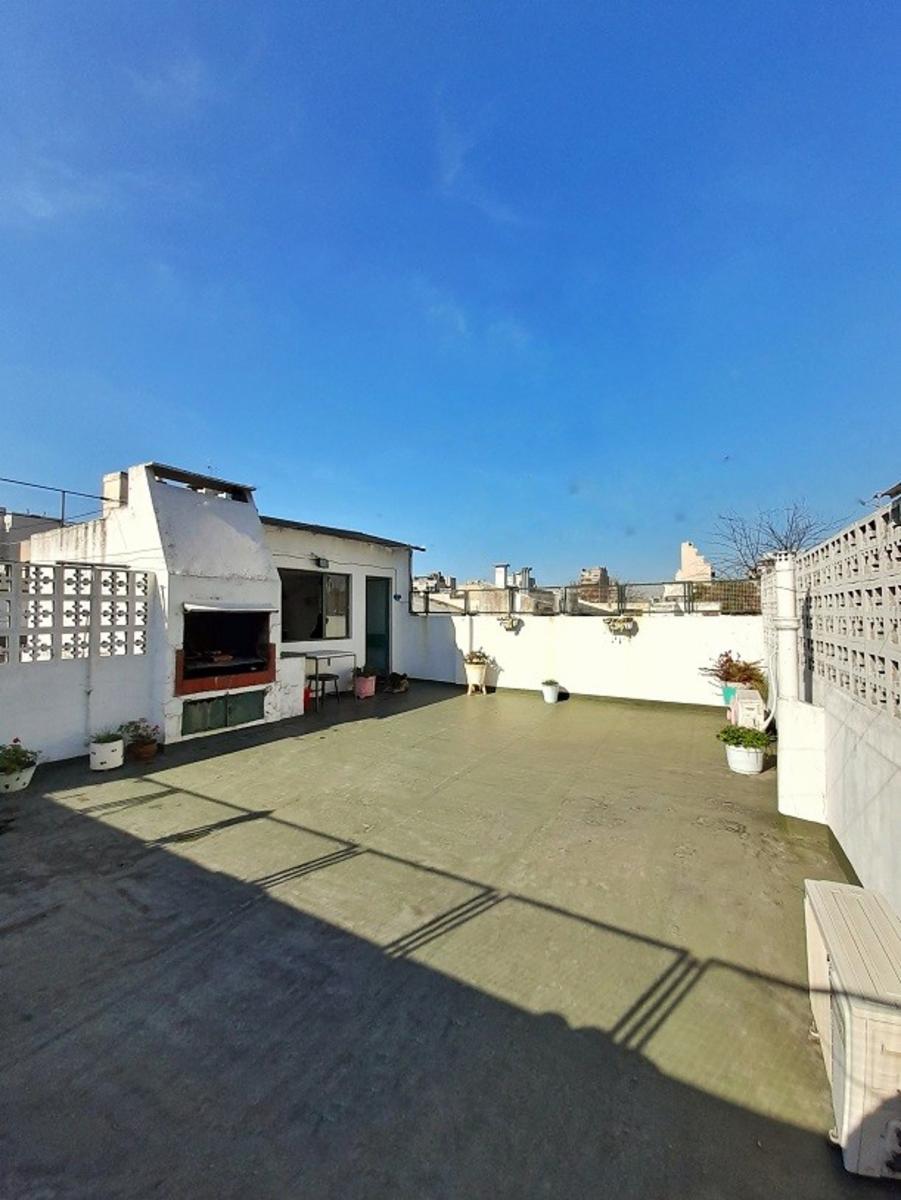 PH 5 Amb. Piso Unico, Entrada Idependiente con Quincho y Terraza