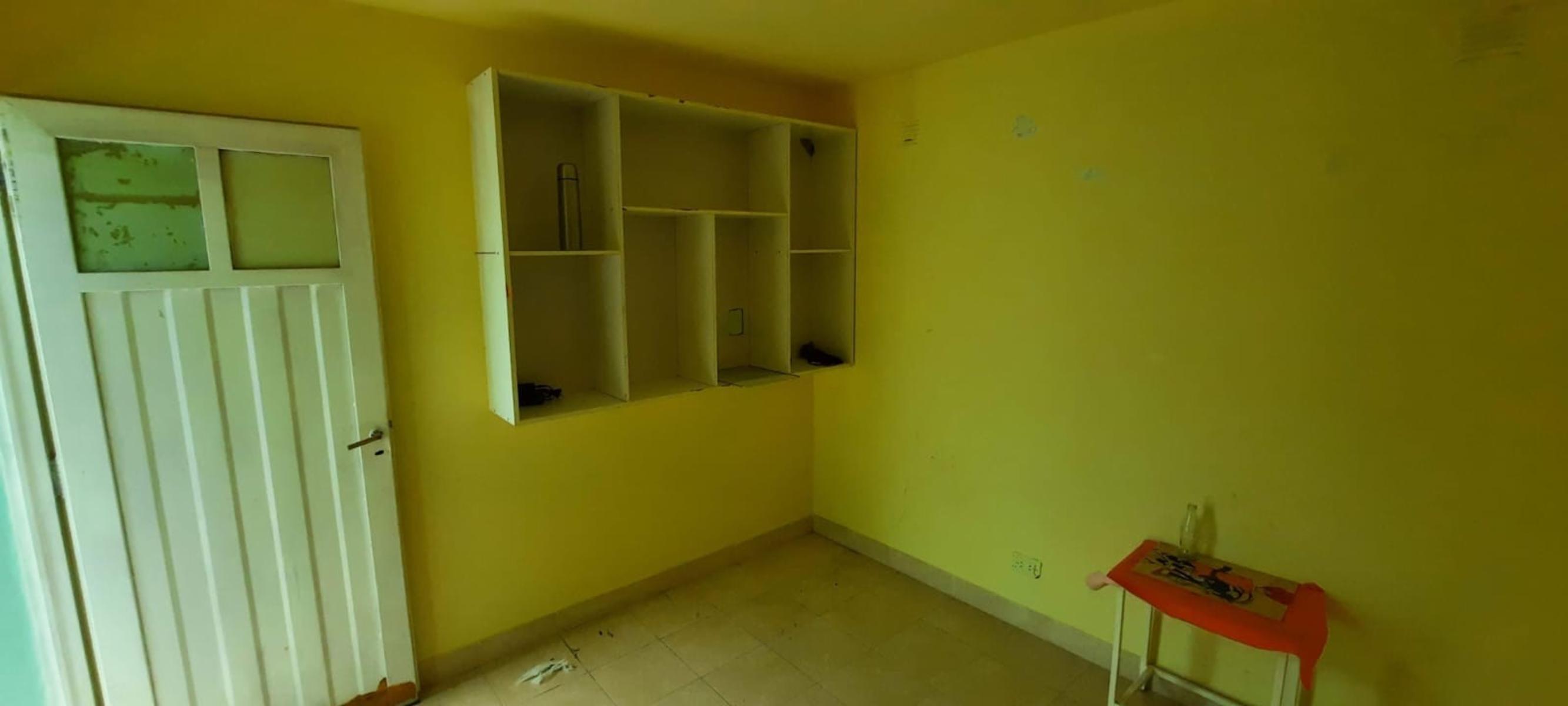 Amplia casa multifamiliar en venta - 12