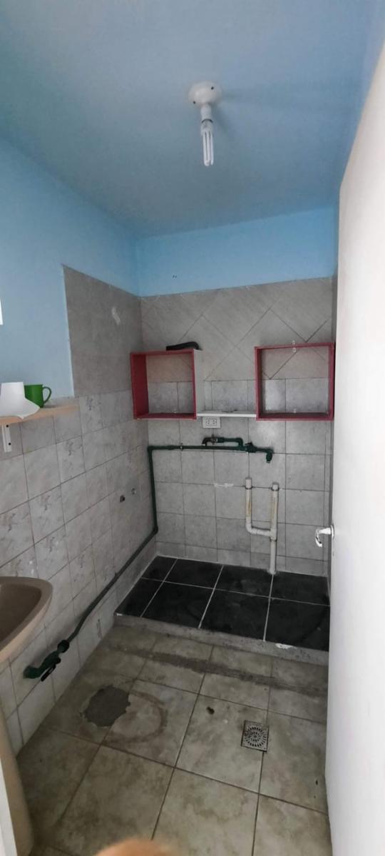 Amplia casa multifamiliar en venta - 14