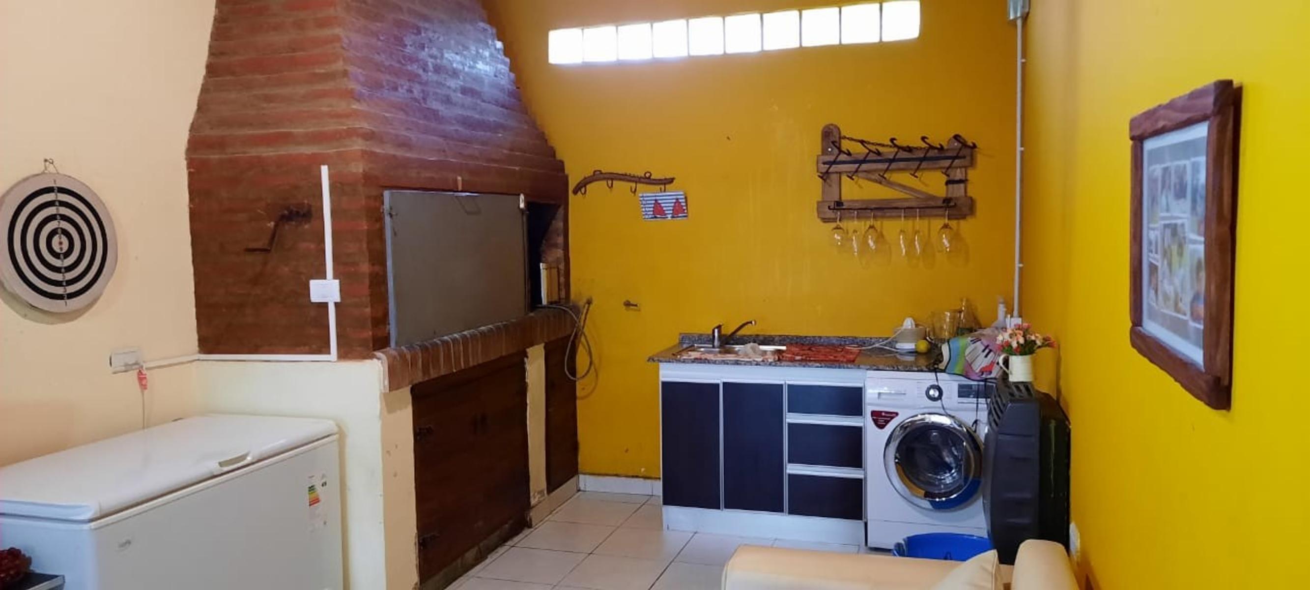 Excelente casa con quincho - 6