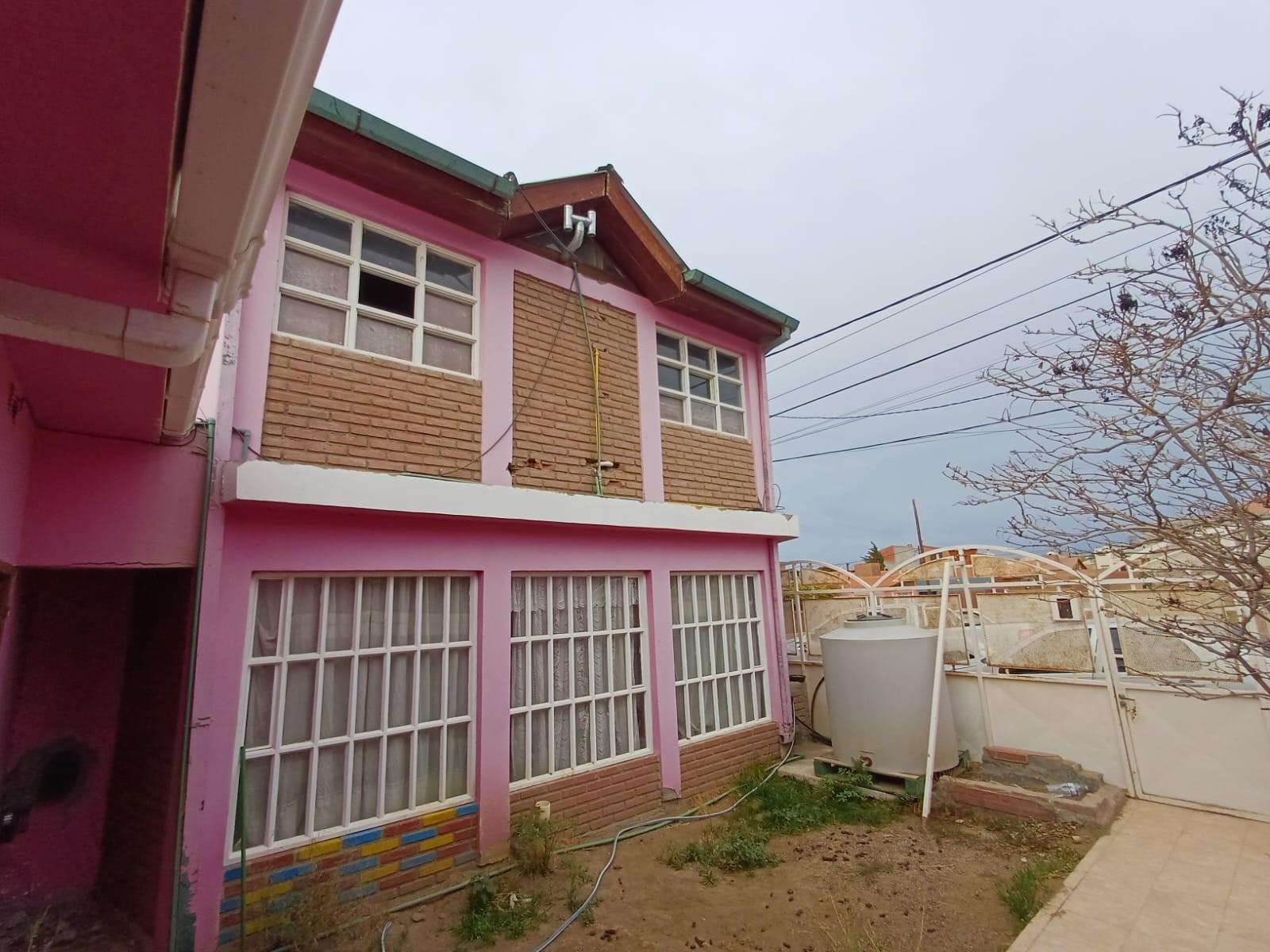 Casa familiar grande y hermosa en venta - 2