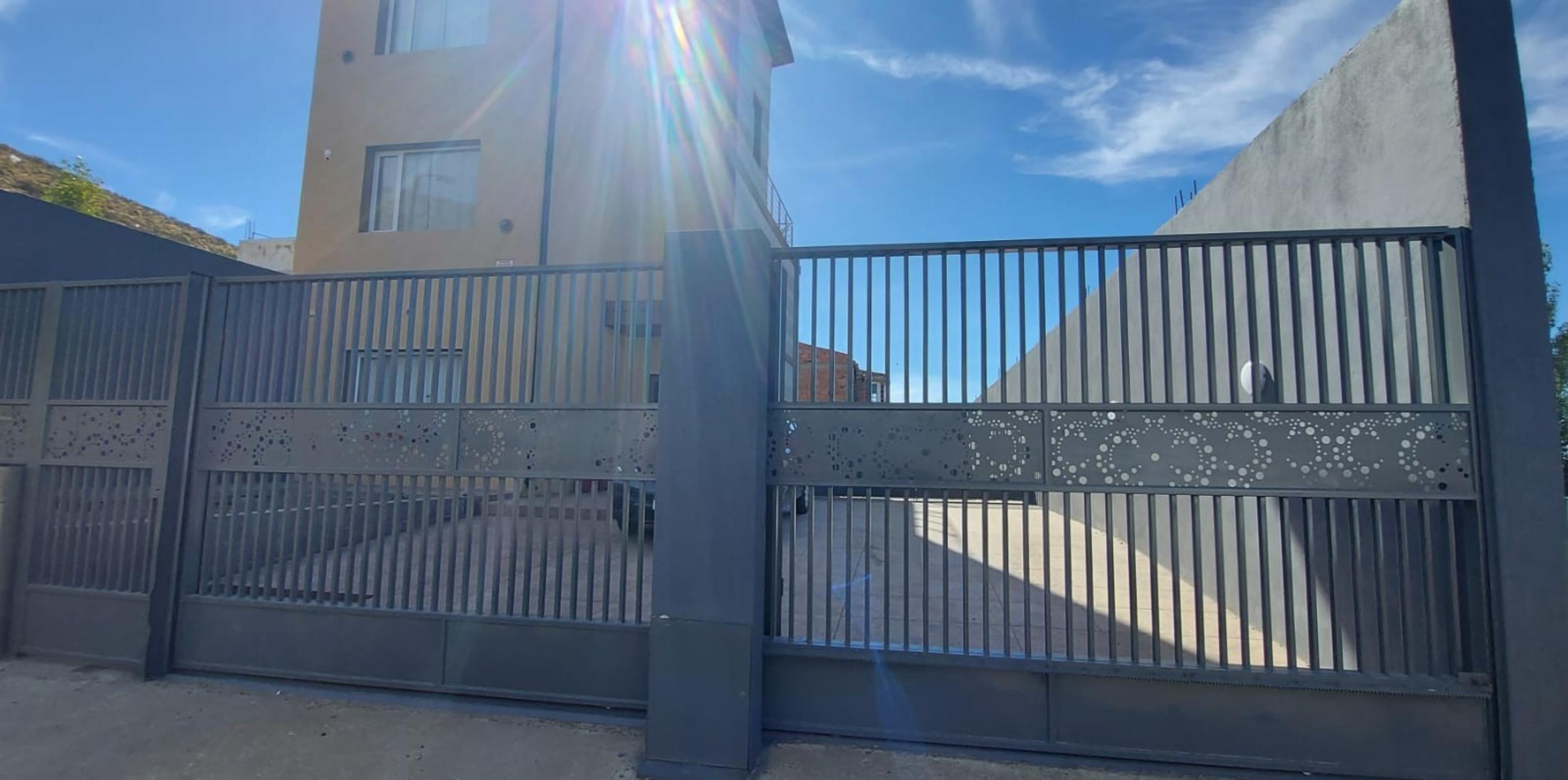 Excelente propiedad con terraza al mar y quincho — foto 2