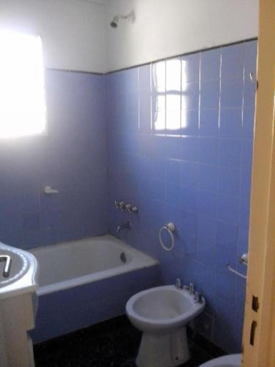 MUY BUEN DEPARTAMENTO CON BALCON AL FRENTE LA FRONDA 1600 FLORES. - 6