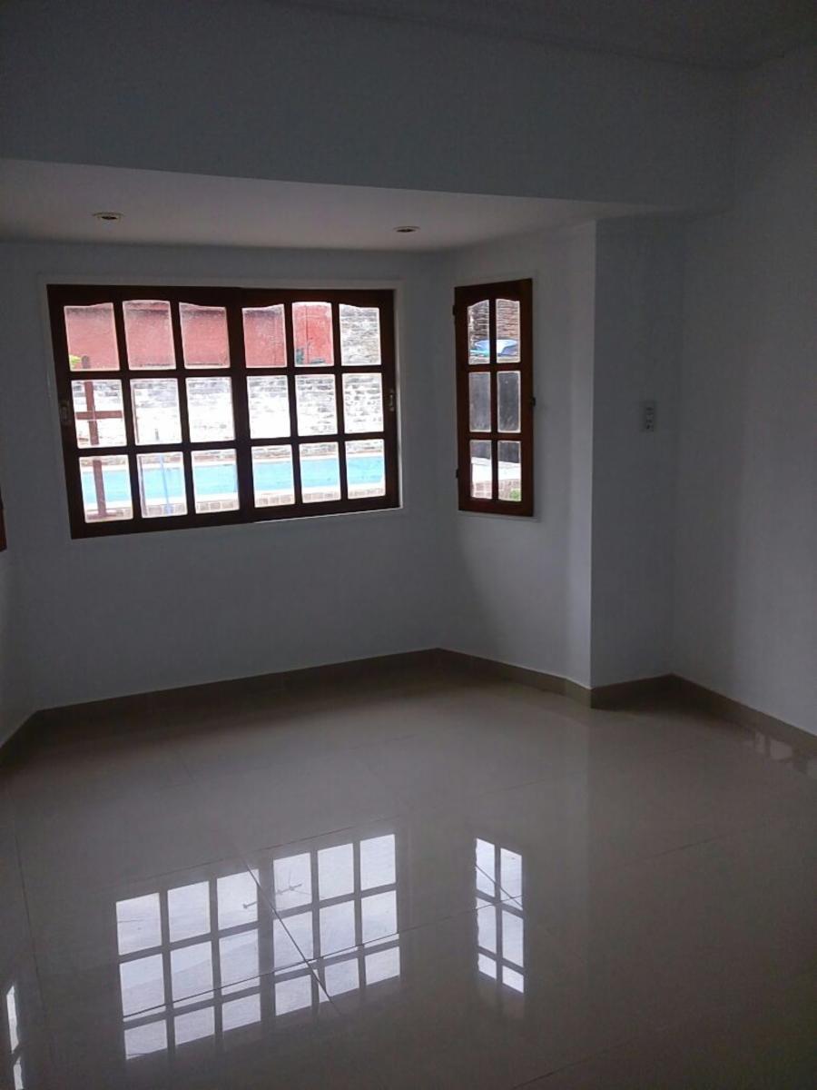 Venta. Villa de Mayo, sobre calle Cerviño. Casa en PH al fondo — foto 5