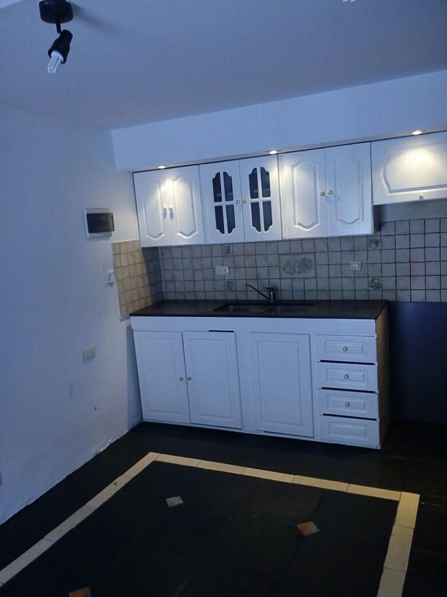 Venta. Villa de Mayo, sobre calle Cerviño. Casa en PH al fondo — foto 6