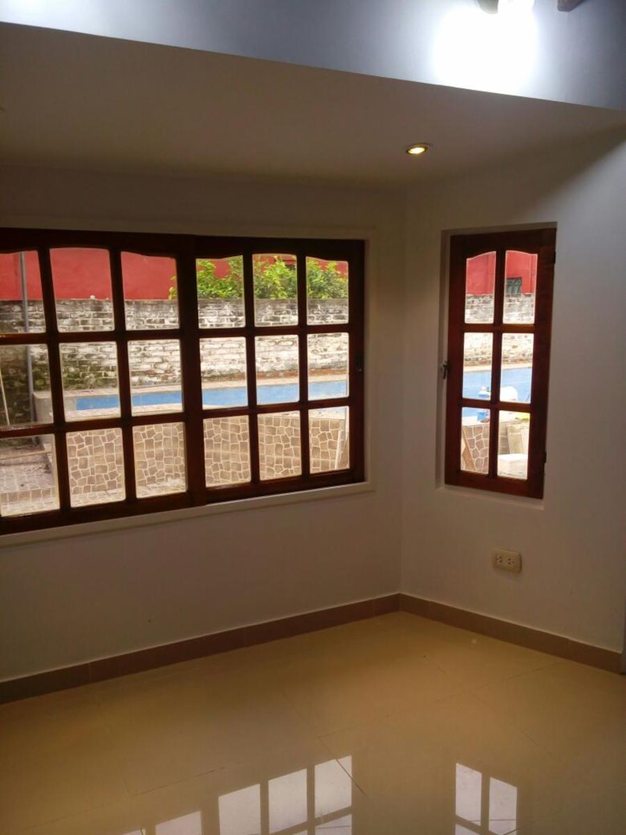 Venta. Villa de Mayo, sobre calle Cerviño. Casa en PH al fondo — foto 7
