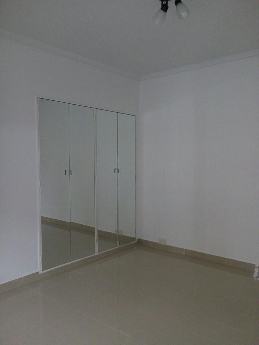 Venta. Villa de Mayo, sobre calle Cerviño. Casa en PH al fondo — foto 8