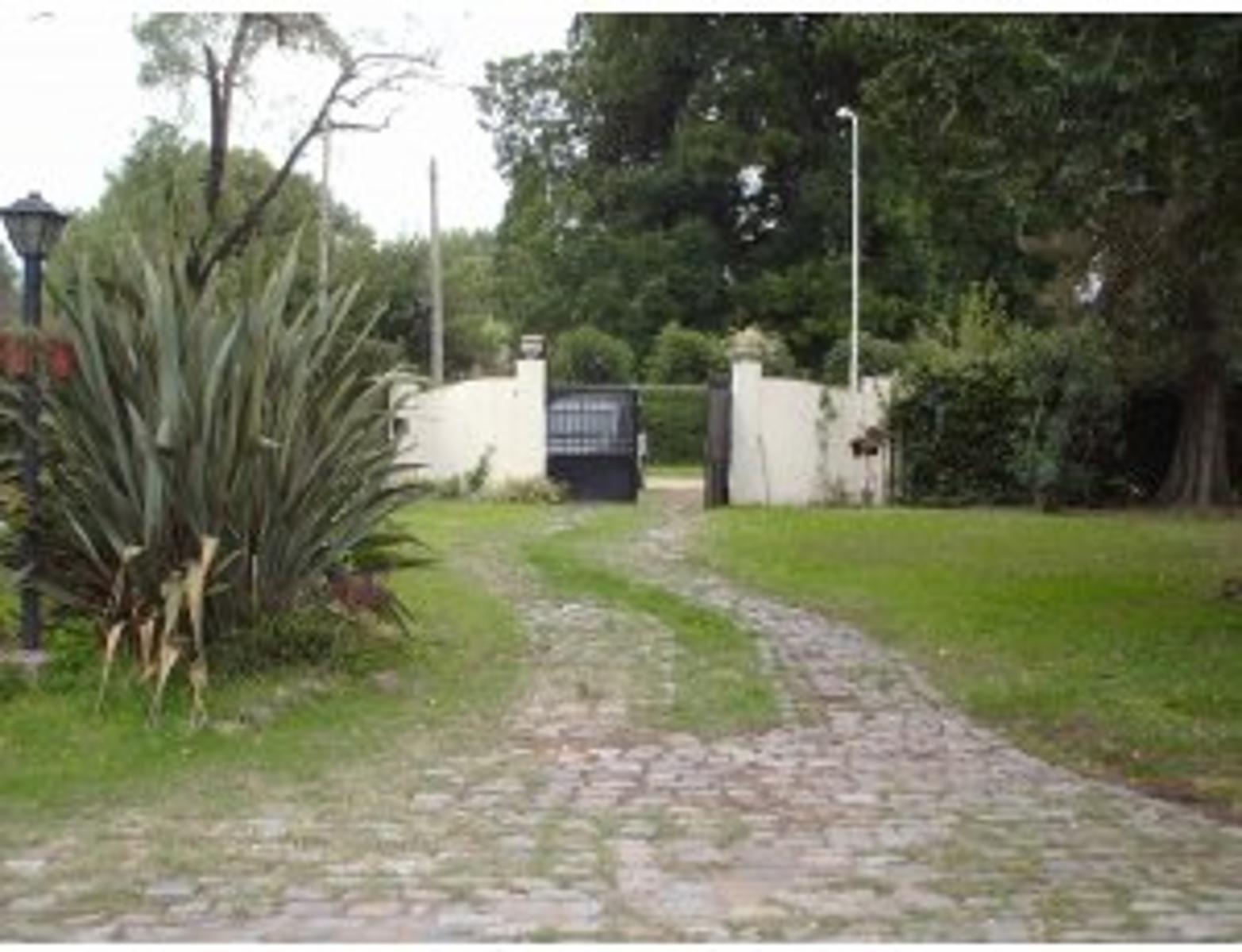 Venta, hermosa propiedad en Jose C. Paz - 14
