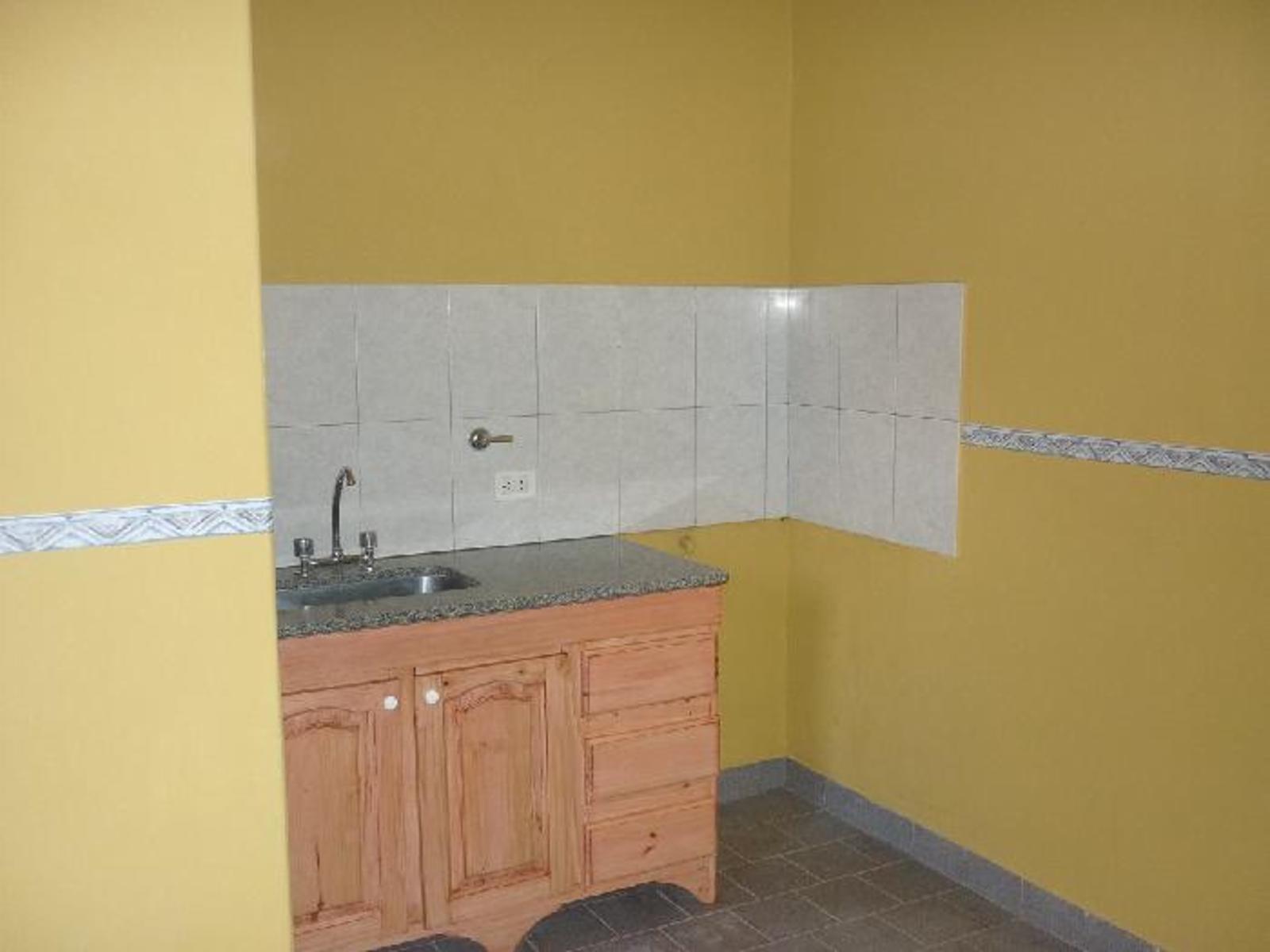Venta, complejo de 4 departamentos en Villa de Mayo — foto 2