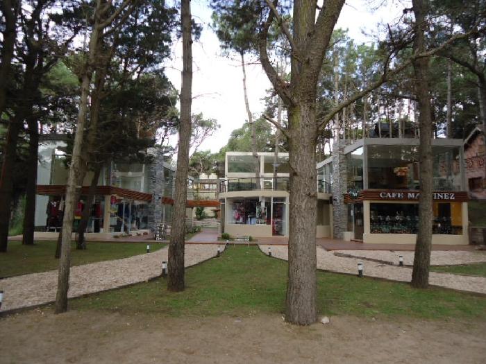 Venta en block de Locales Comercial en Mar de las Pampas, Villa Gesell, Buenos Aires — foto 7