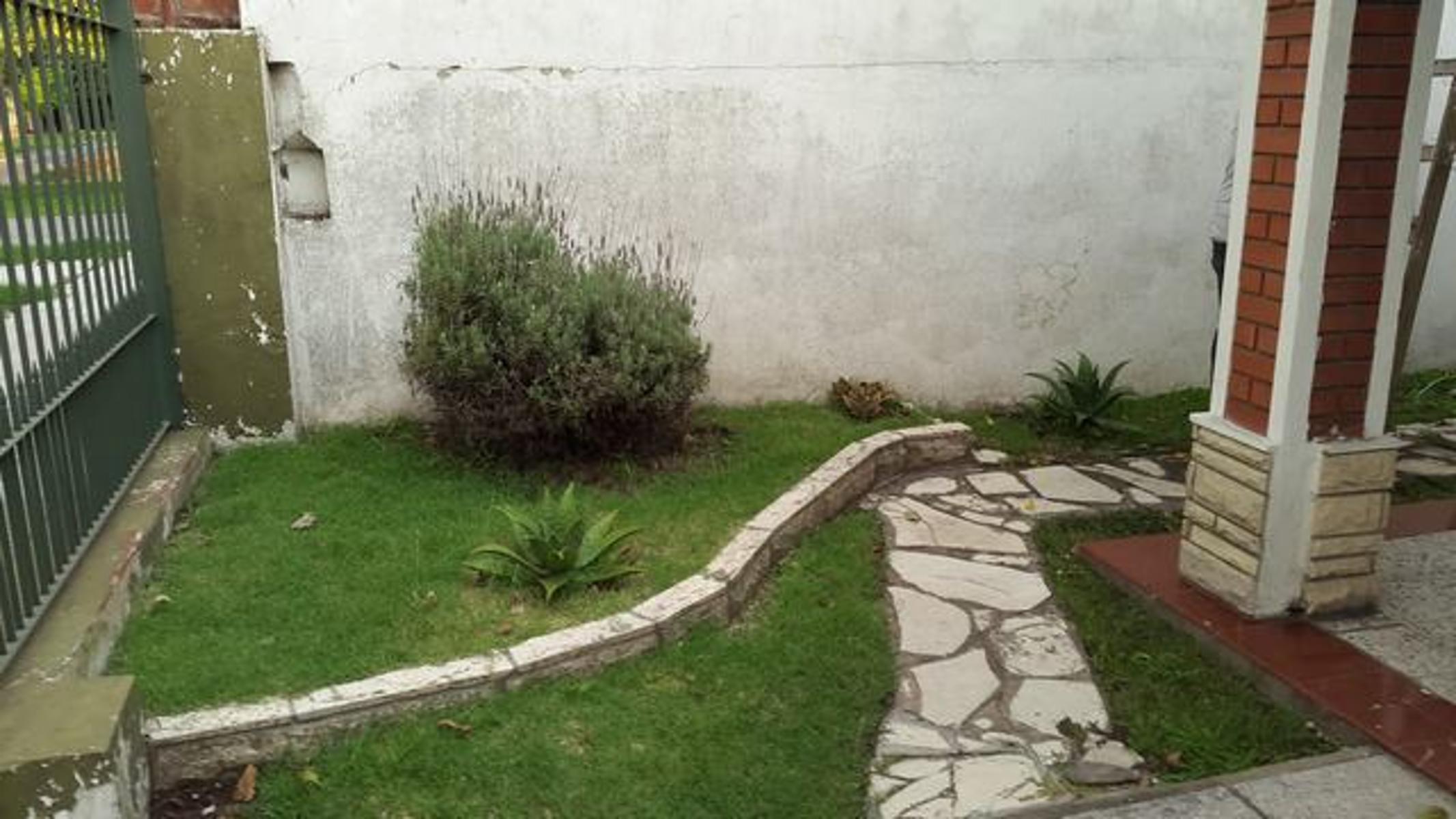 Venta Casa Banfield Oportunidad — foto 13