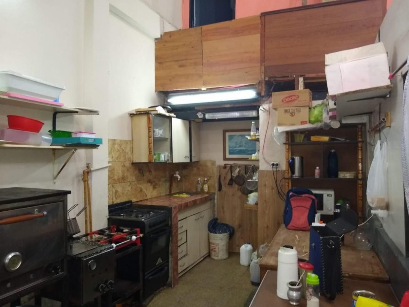 Venta Galpón en esquina Temperley - 6