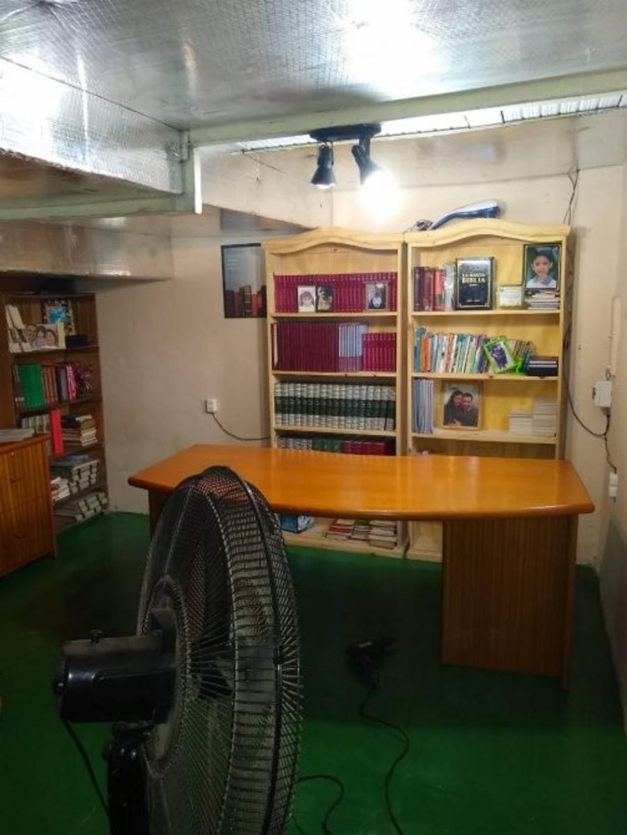 Venta Galpón en esquina Temperley - 13