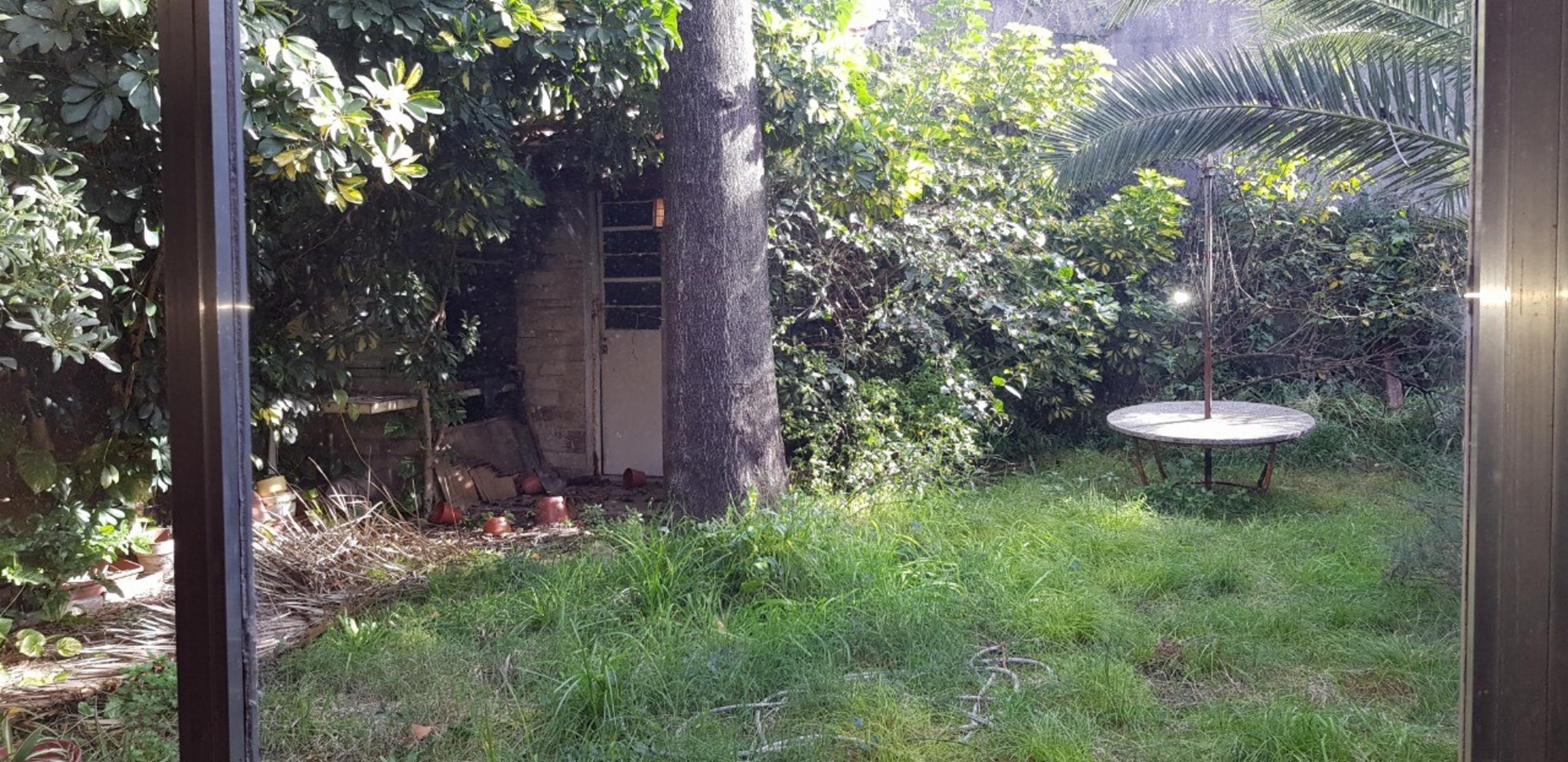 AMPLIO CHALET CON MUY BUENA UBICACION EN BANFIELD — foto 2