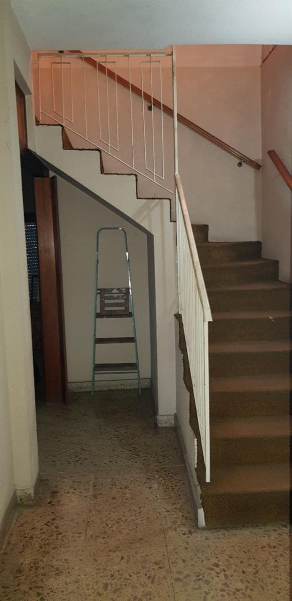AMPLIO CHALET CON MUY BUENA UBICACION EN BANFIELD — foto 4