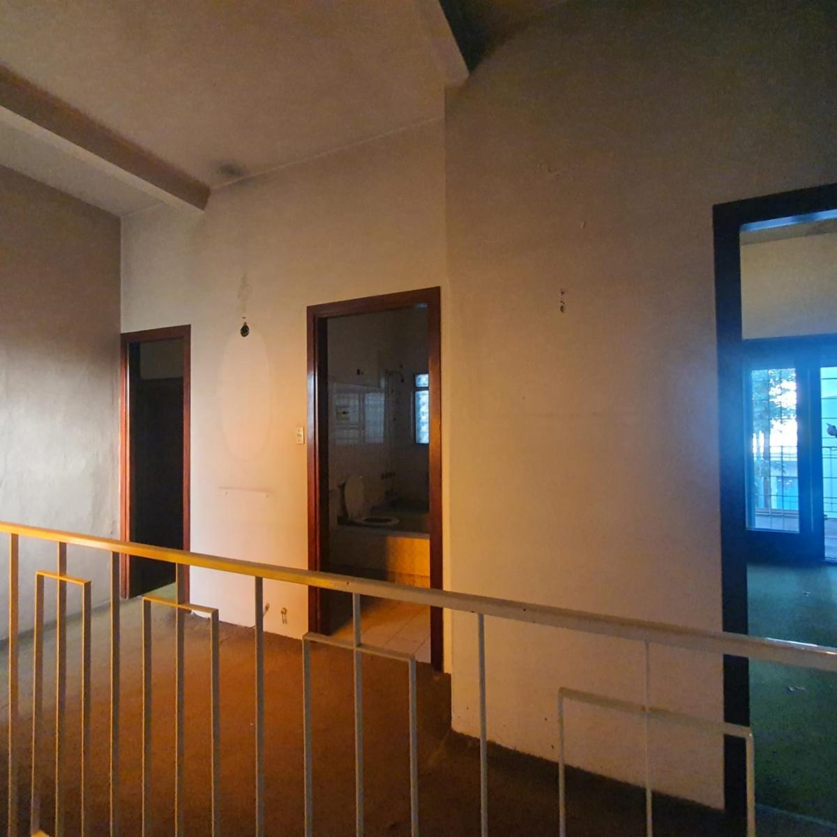 AMPLIO CHALET CON MUY BUENA UBICACION EN BANFIELD — foto 7