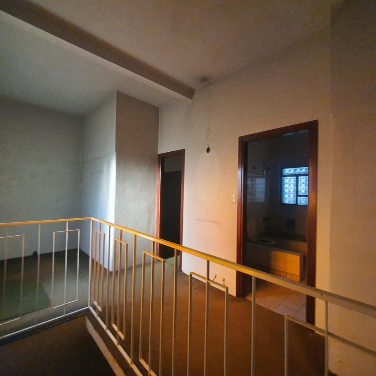 AMPLIO CHALET CON MUY BUENA UBICACION EN BANFIELD — foto 8