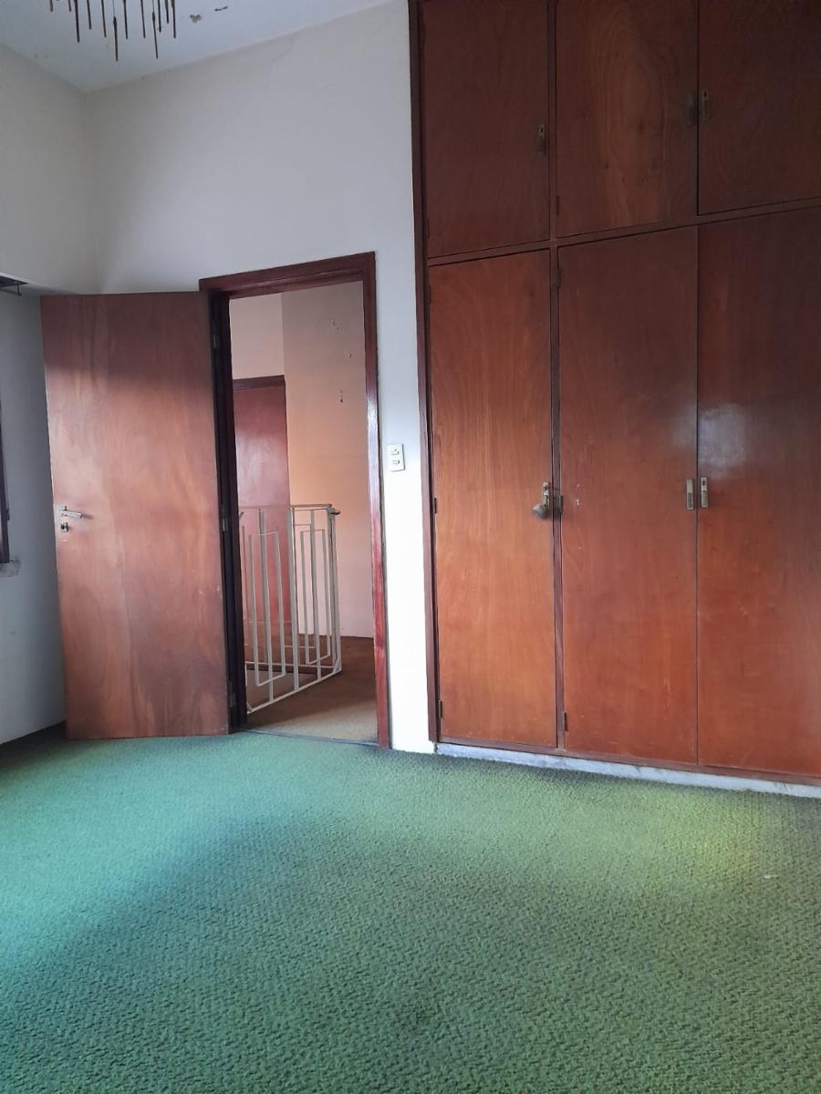 AMPLIO CHALET CON MUY BUENA UBICACION EN BANFIELD — foto 10