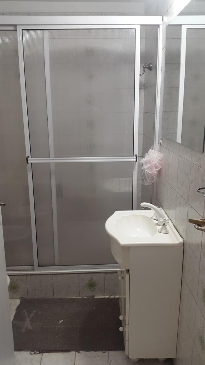 AMPLIA CASA EN BANFIELD