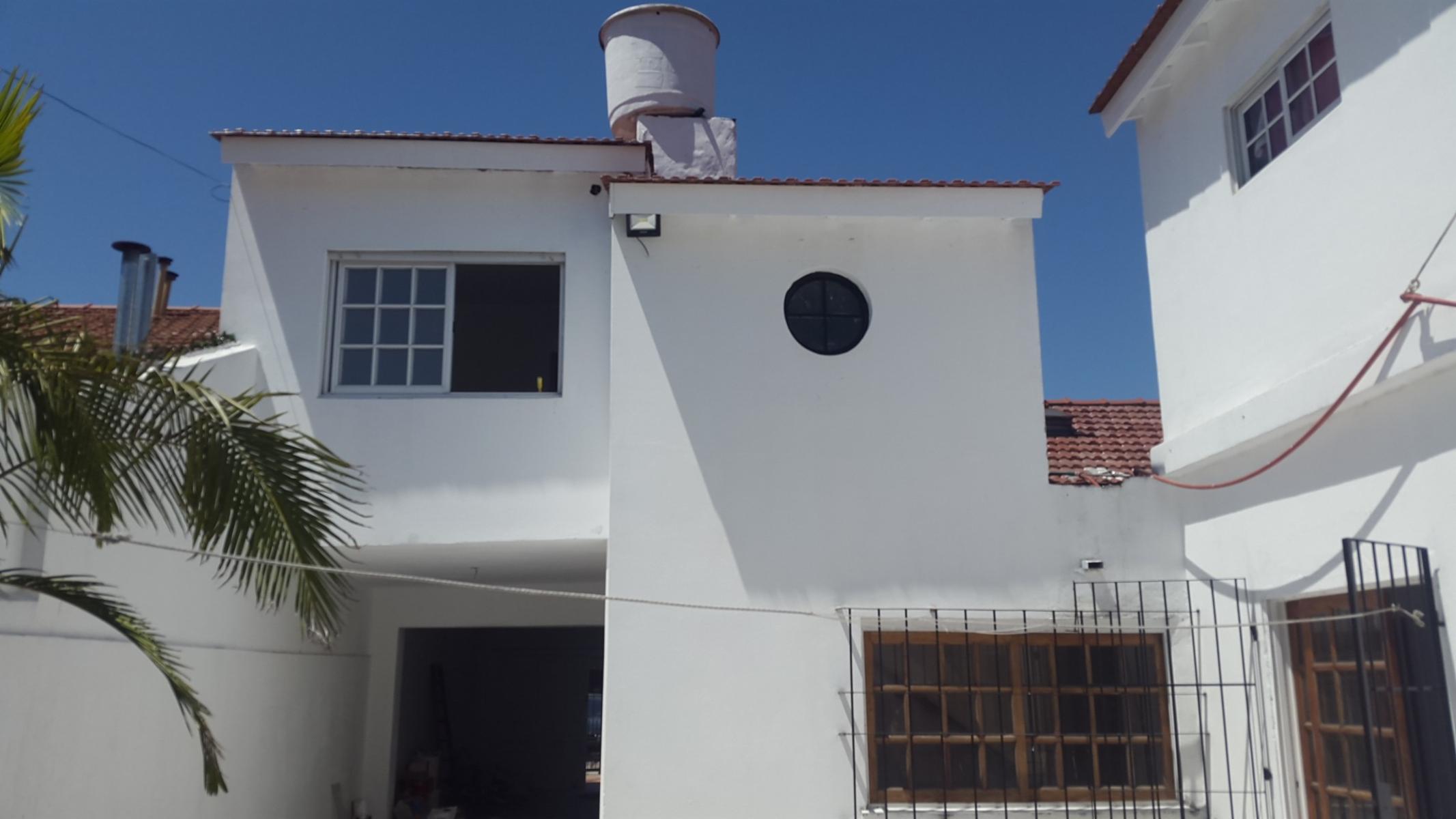 AMPLIA CASA EN BANFIELD — foto 8