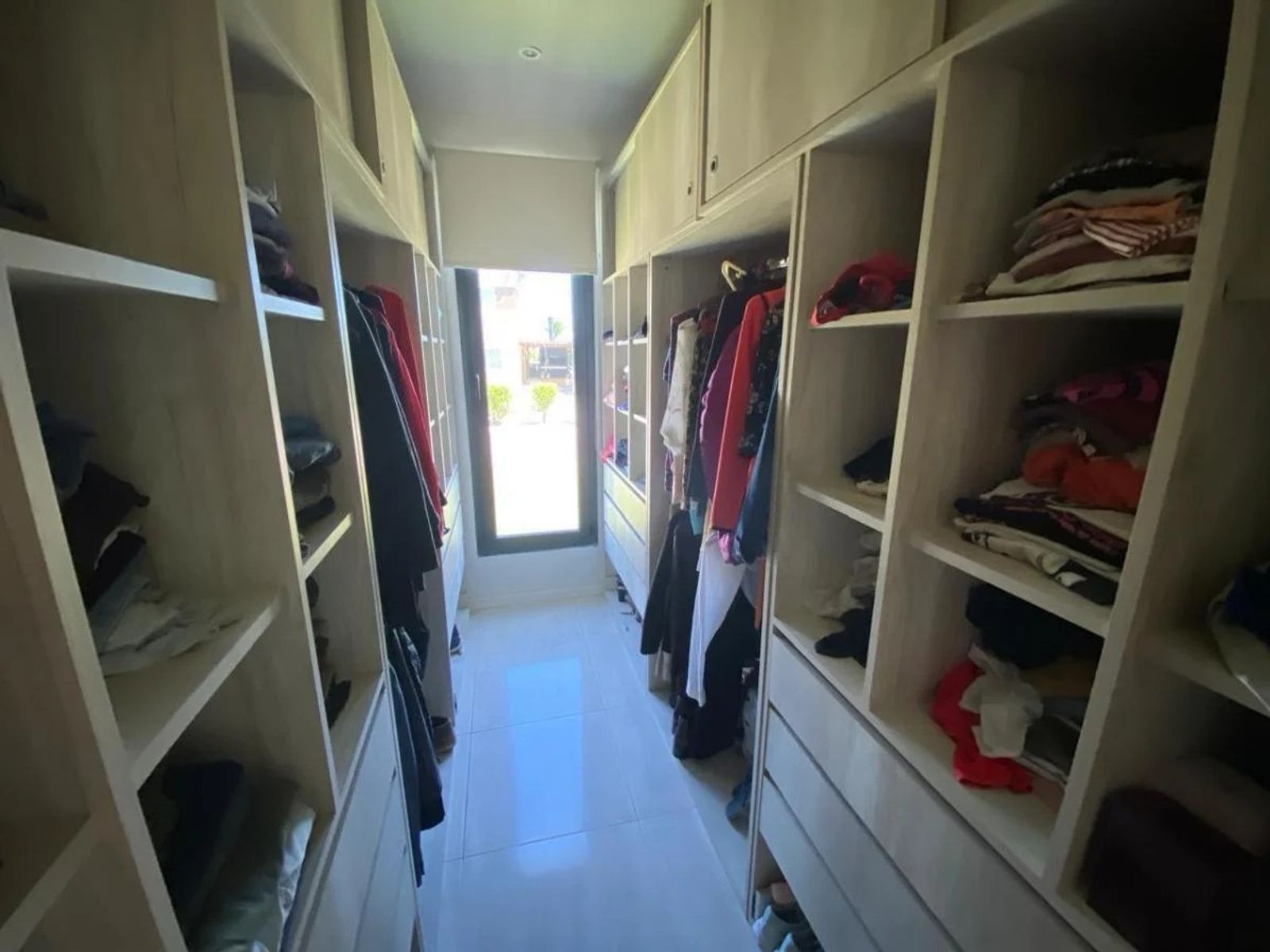 Moderna casa 4 dormitorios con pileta en Horizontes al Sur - Lista para mudarse — foto 2