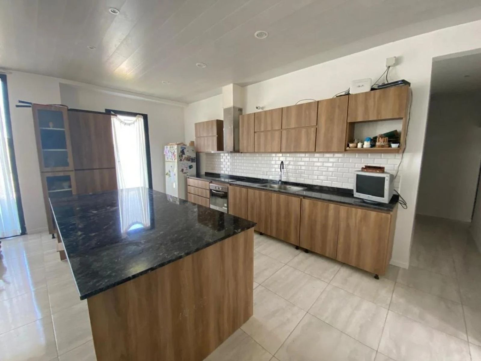 Moderna casa 4 dormitorios con pileta en Horizontes al Sur - Lista para mudarse — foto 4
