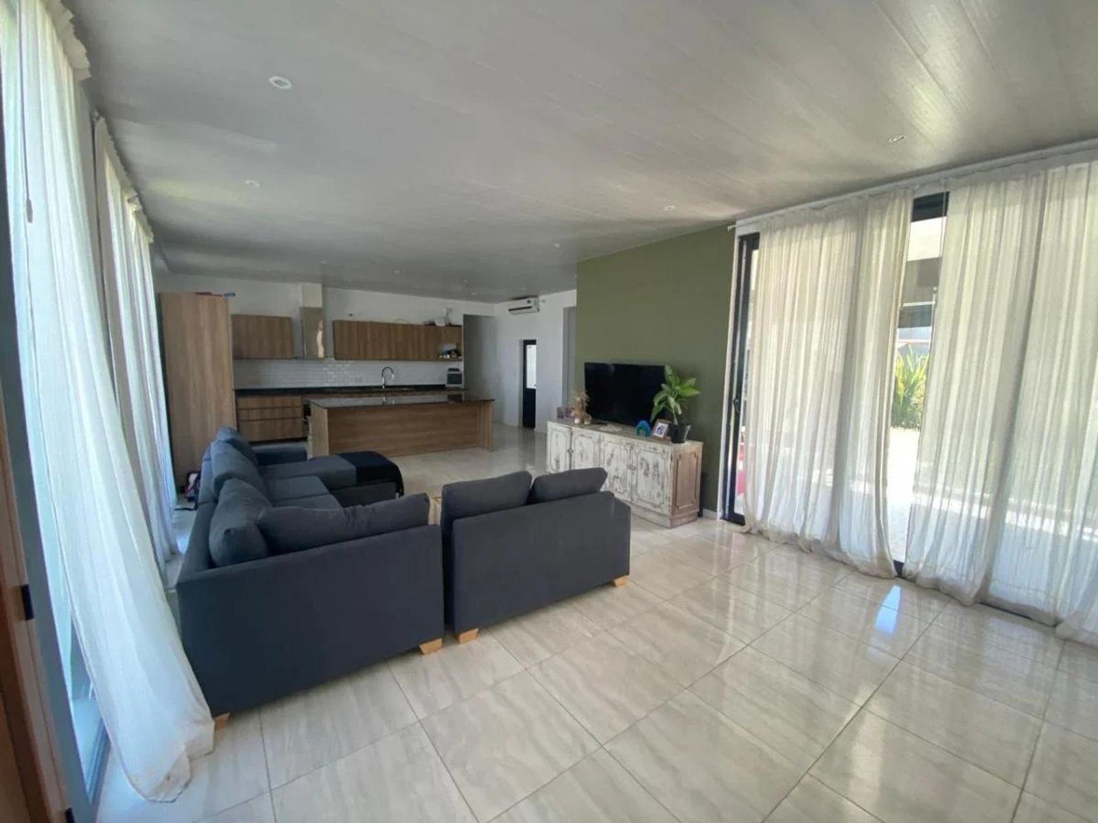Moderna casa 4 dormitorios con pileta en Horizontes al Sur - Lista para mudarse — foto 7
