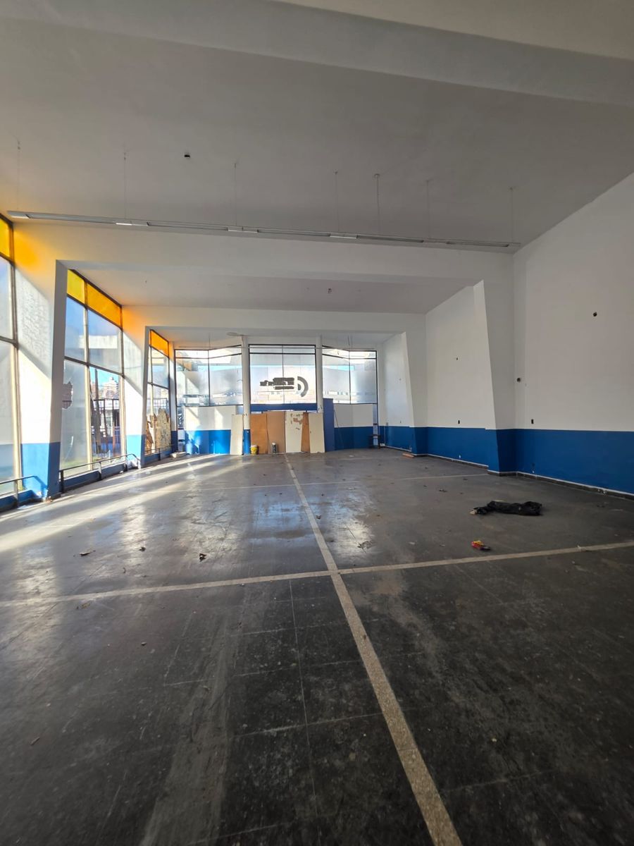 AMPLIO LOCAL C GARAGE