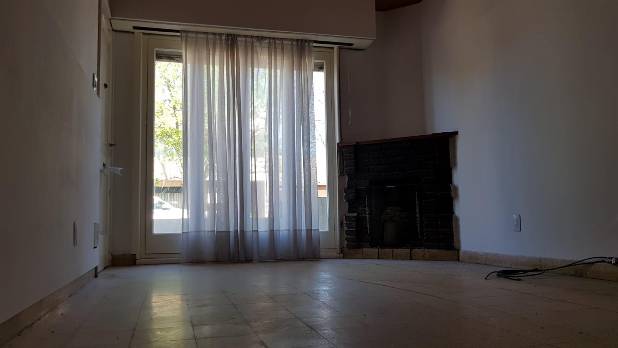 SE VENDE CASA con PARQUE en BARRIO RESIDENCIAL — foto 9