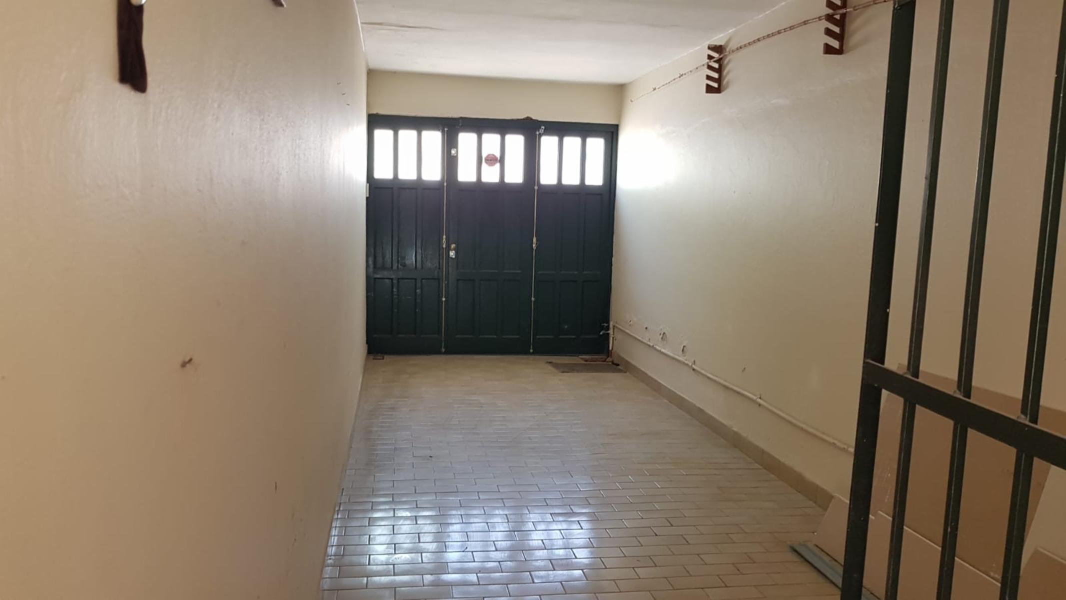 SE VENDE CASA con PARQUE en BARRIO RESIDENCIAL — foto 12