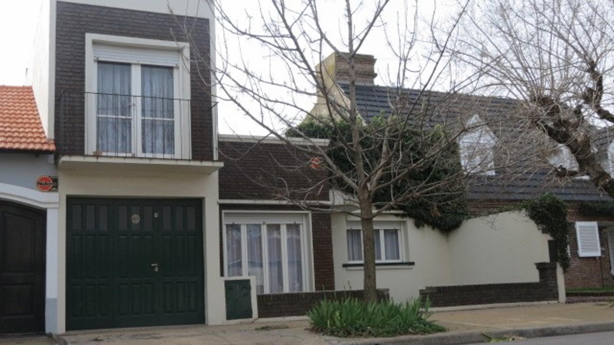 SE VENDE CASA con PARQUE en BARRIO RESIDENCIAL — foto 13