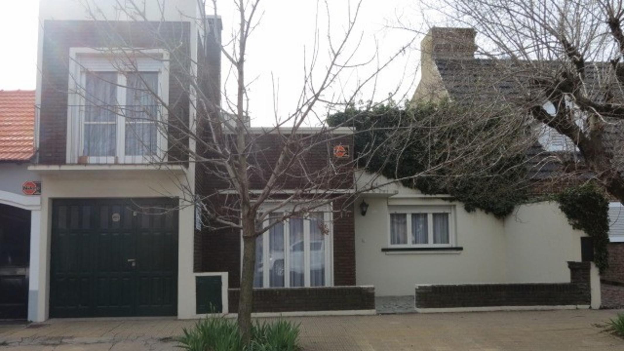 SE VENDE CASA con PARQUE en BARRIO RESIDENCIAL — foto 15
