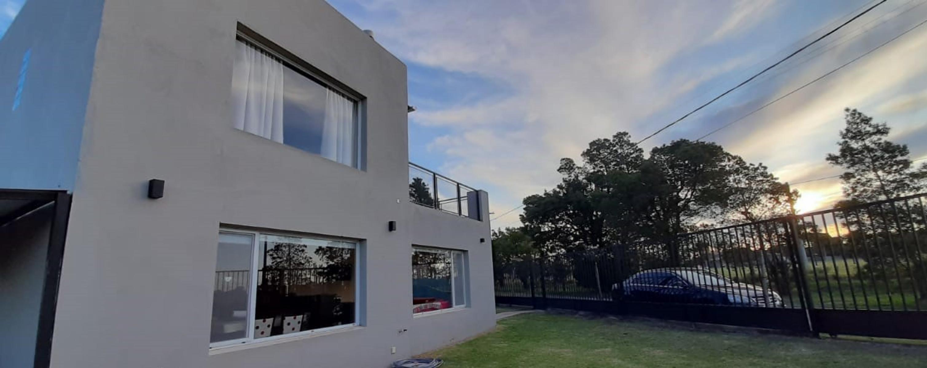 SE VENDE HERMOSA CASA en COUNTRY ZURITA