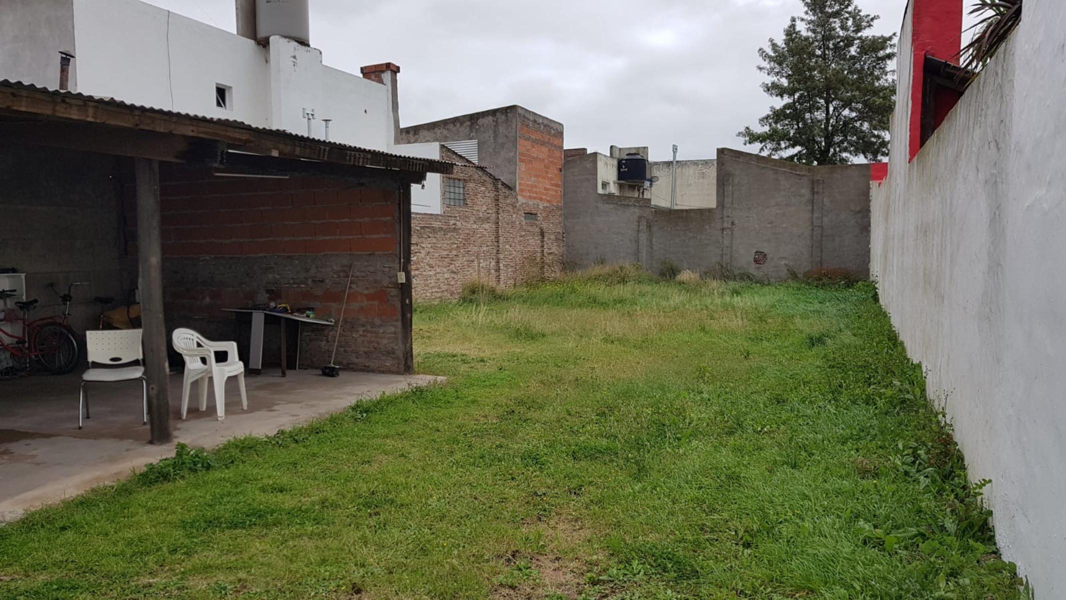 SE VENDE EXCELENTE DEMOLICION 10X50 DENTRO de las 4 AVENIDAS — foto 7