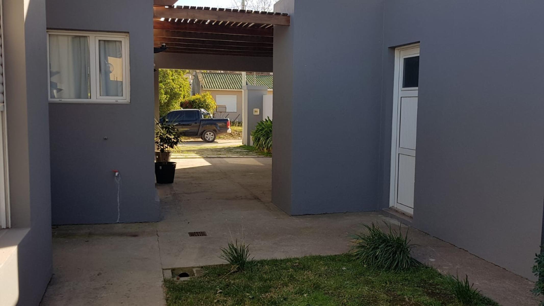 SE VENDE CASA IMPECABLE EN CLAROMECO — foto 5