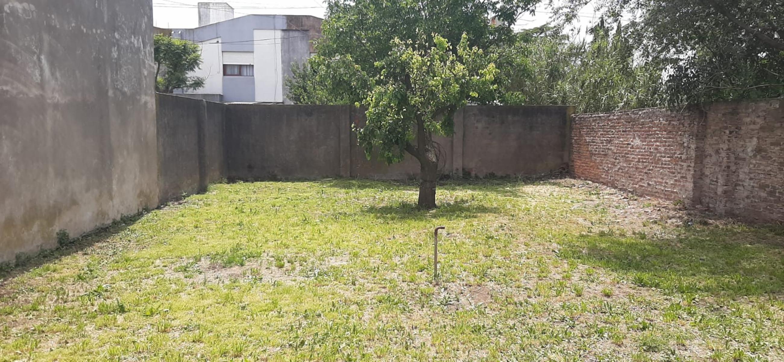 SE VENDE CASA 1° JUNTA 100 lote 10x50