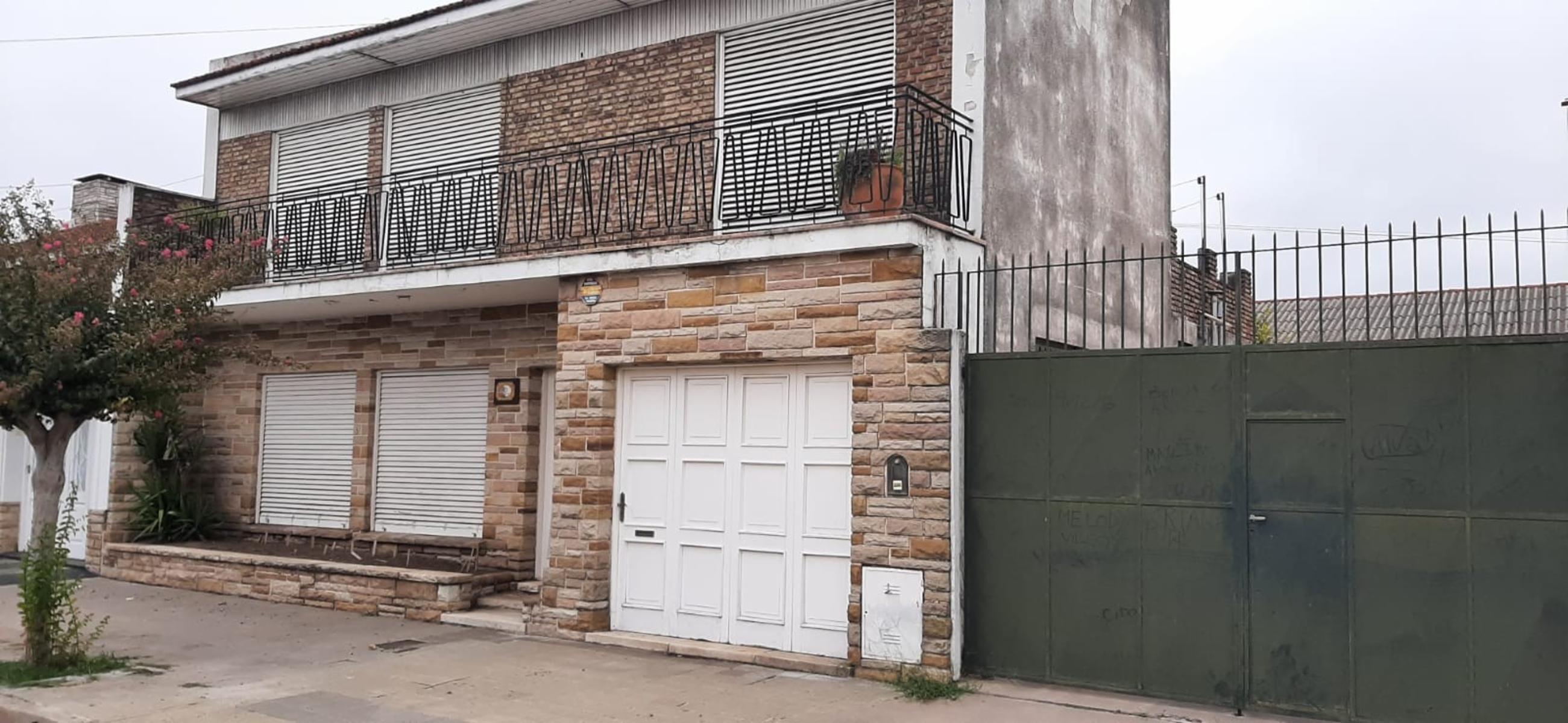 SE VENDE IMPORTANTE CASA 3 DORMITORIOS