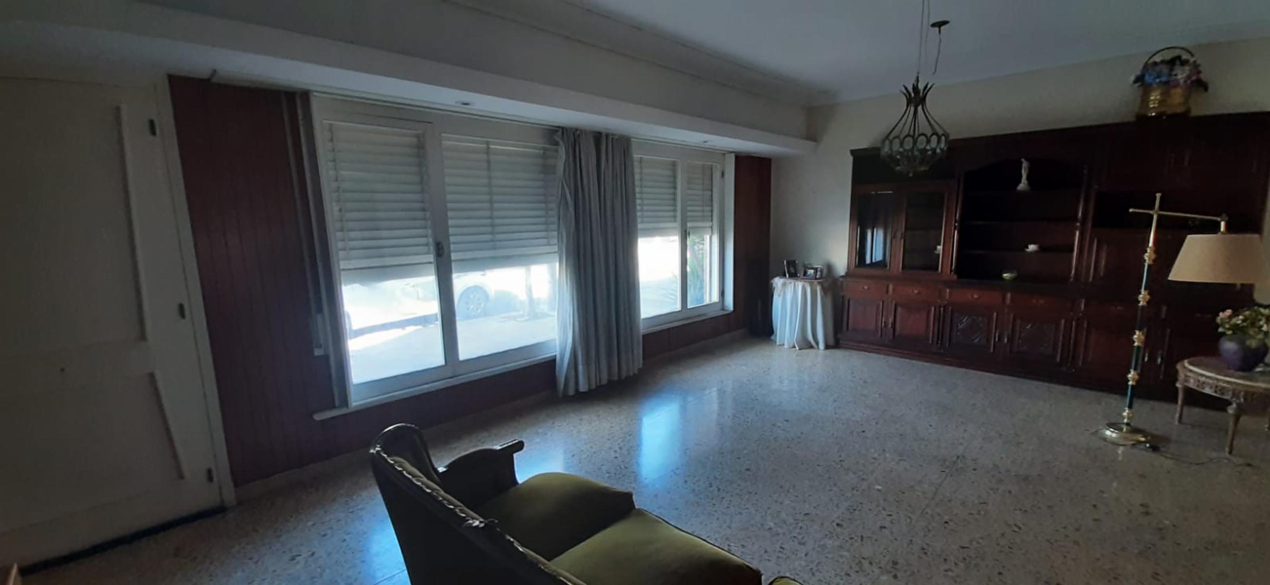 SE VENDE IMPORTANTE CASA 3 DORMITORIOS — foto 3