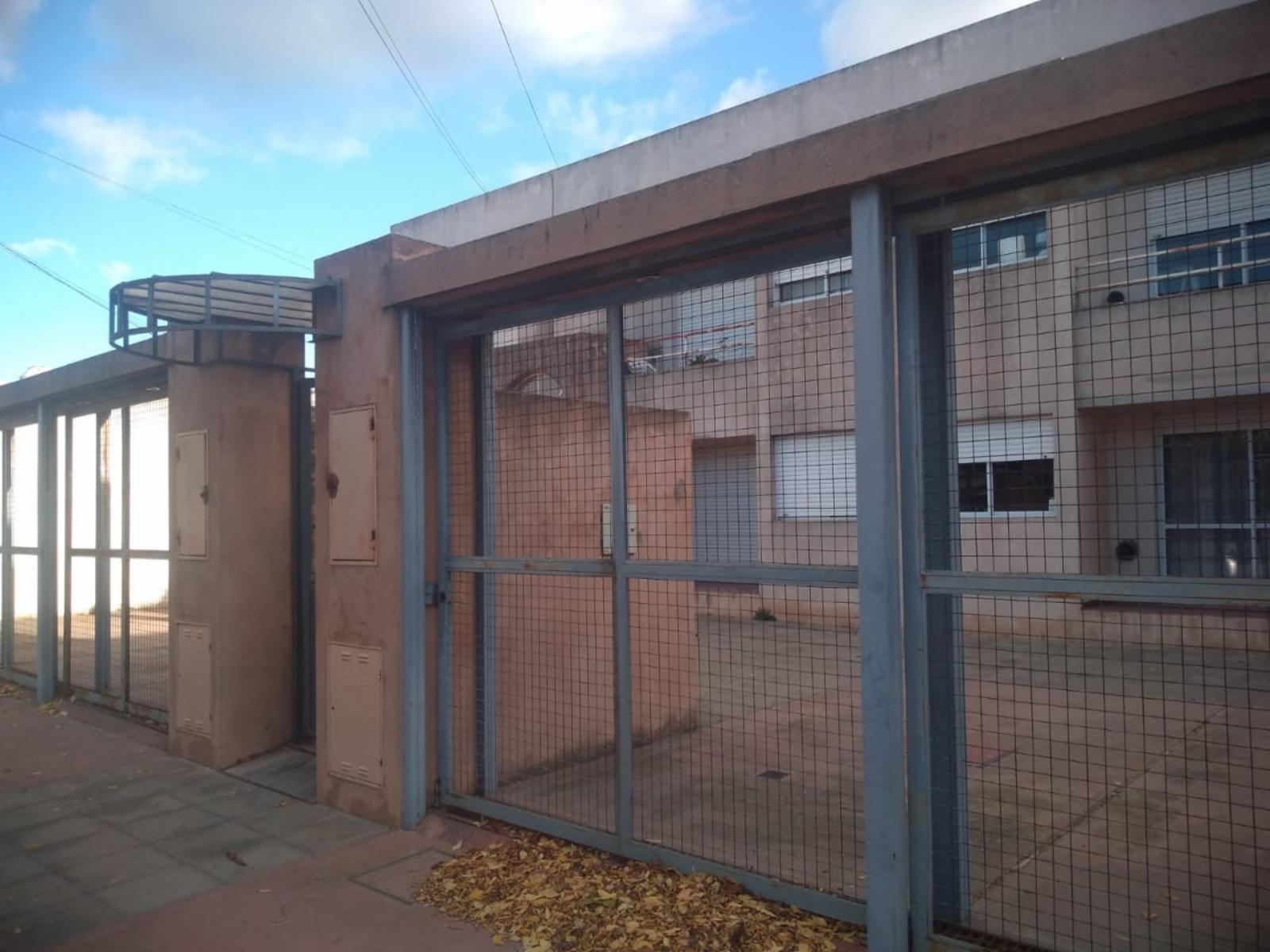 SE VENDE DEPTO 2 AMBIENTES SOBRE calle LAPRIDA 100
