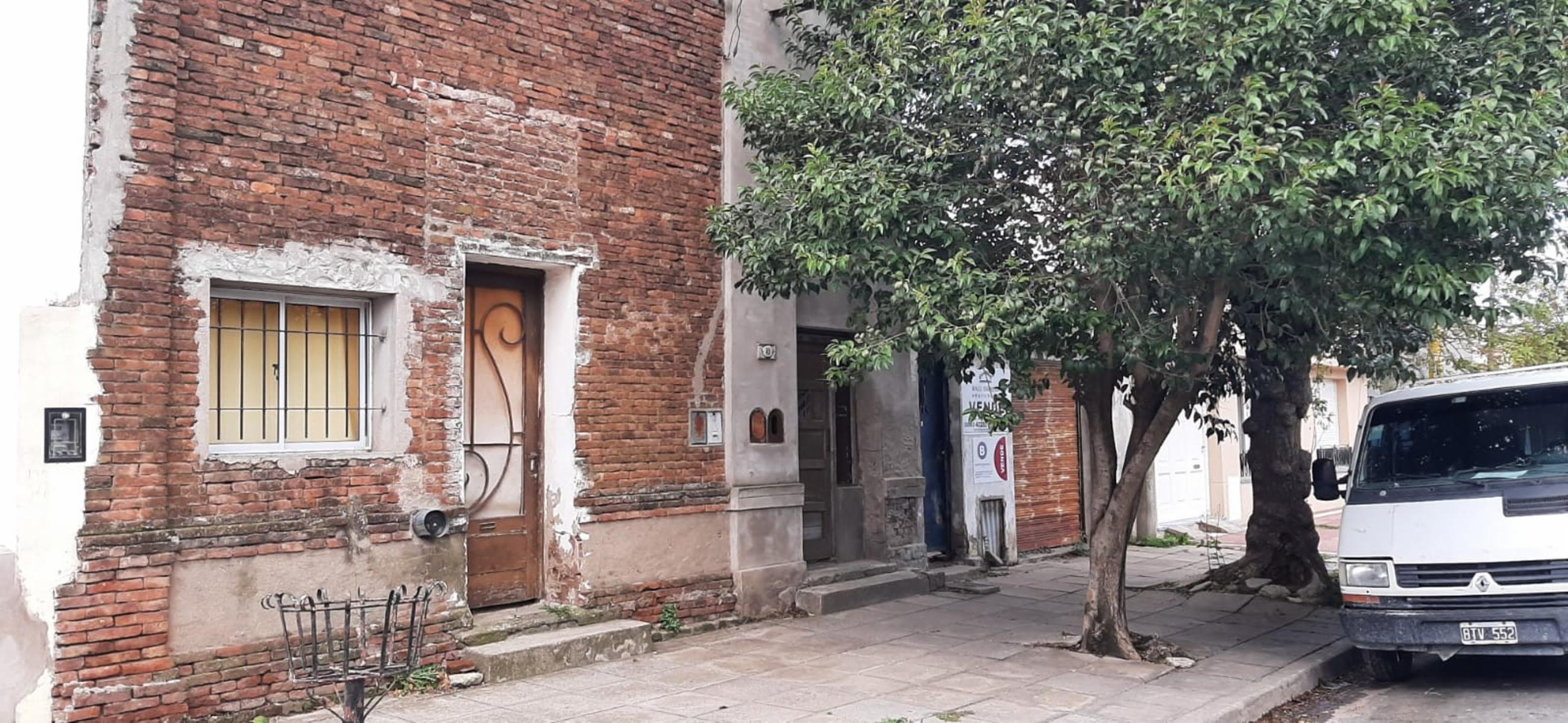 SE VENDE EXCELENTE DEMOLICION LARREA 50 (500m2)